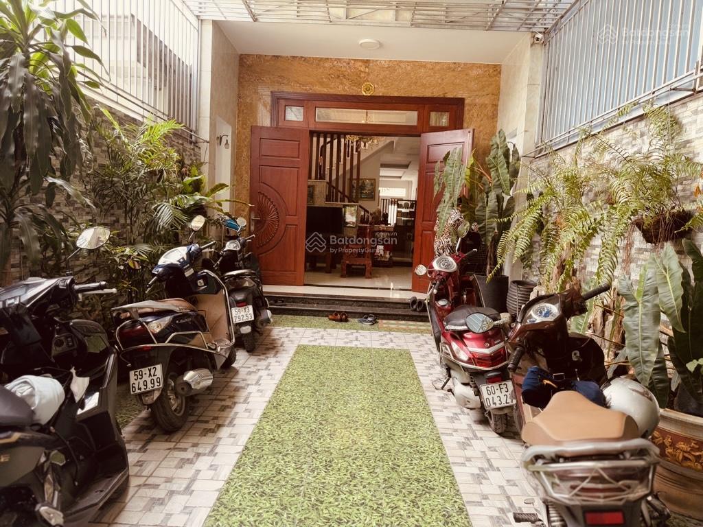 Ngay cao đẳng công thương3 tầngdt 4,7x28đường 10mđỗ xuân hợp,q9 chỉ 14,x tỷ