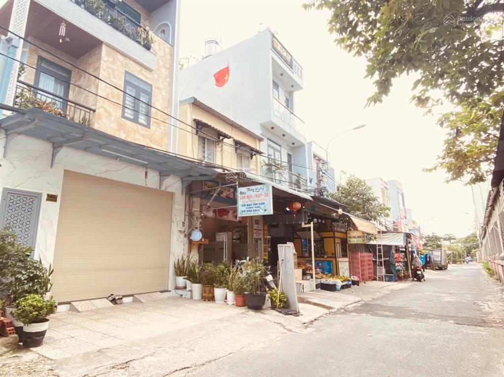 Ngay trường ngô thời nhiệm  2 tầng  dt 4,5x16  đường 7m thông  hồ bá phấn, q9  chỉ 9,x tỷ