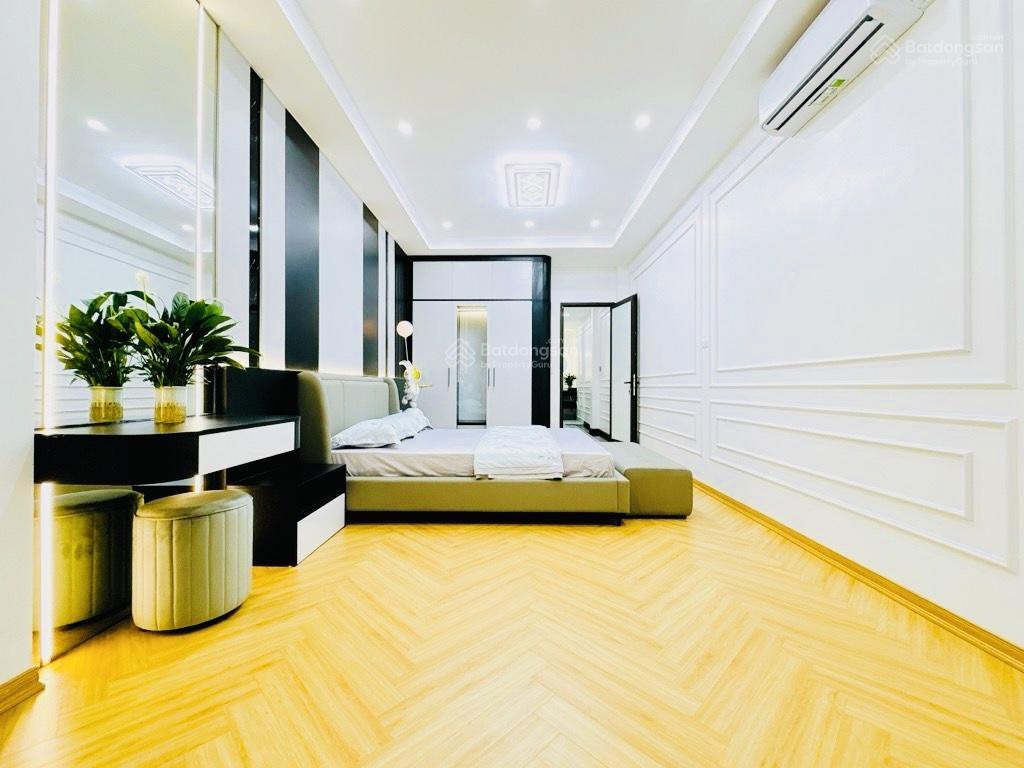 Bán nhà p. kim ngưuq.hbt nhà đẹp phân lôô tô đỗ cửa sát phố33m26 tầng tm mt 5.7m  13.5 tỷ tl