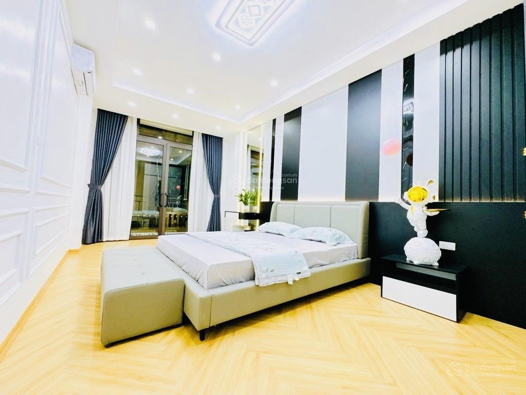 Bán nhà p. kim ngưuq.hbt nhà đẹp phân lôô tô đỗ cửa sát phố33m26 tầng tm mt 5.7m  13.5 tỷ tl