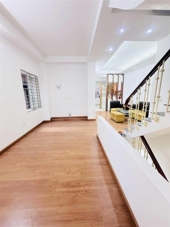 Bán nhà phố lương yên q.hbt. ngõ thông gần phố  5 tầng  3 mặt thoáng  70m2  9.2 tỷ  0933 118 ***