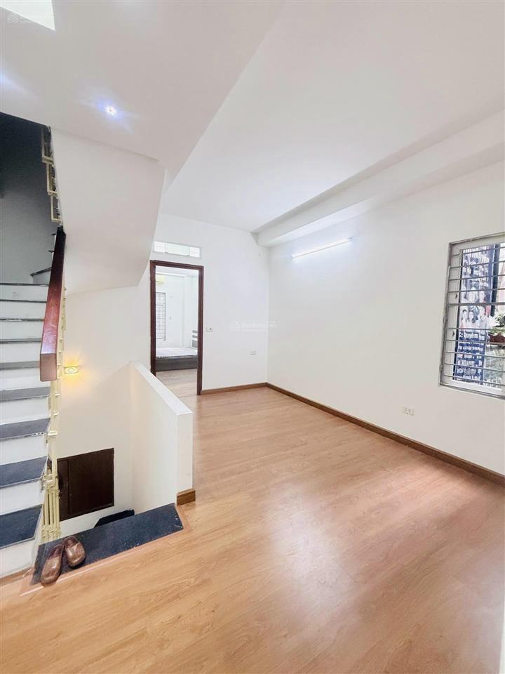 Bán nhà phố lương yên q.hbt. ngõ thông gần phố  5 tầng  3 mặt thoáng  70m2  9.2 tỷ  0933 118 ***