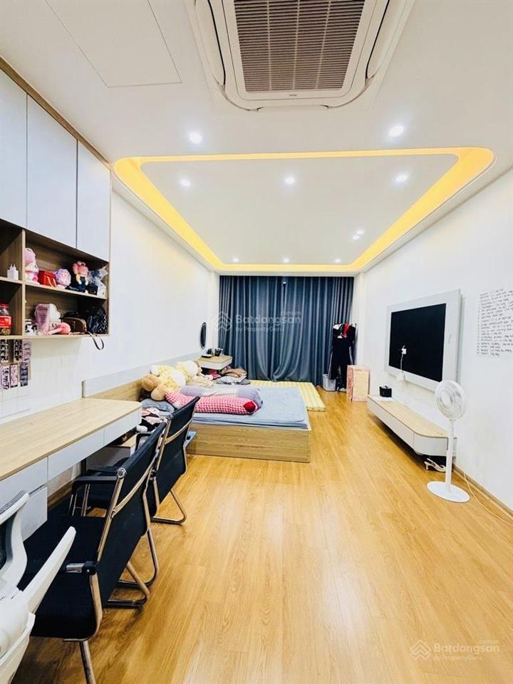 Bán nhà phố võ thị sáu q. hbt
 nhà đẹp dân xây full nội thất gần ô tô  35m25 tầng10.x tỷ