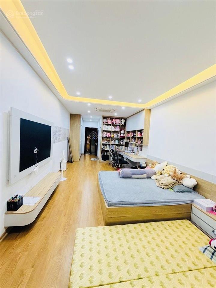 Bán nhà phố võ thị sáu q. hbt
 nhà đẹp dân xây full nội thất gần ô tô  35m25 tầng10.x tỷ