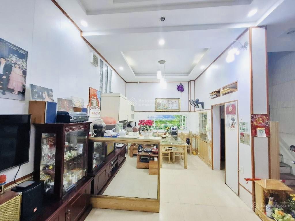Bán nhà phố võ thị sáu q. hbt
 nhà đẹp dân xây full nội thất gần ô tô  35m25 tầng10.x tỷ
