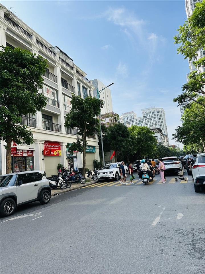 Bán nhà liền kề times cityq.hbtvị trí đẹp có 102kd tấp nậpở vip90m2mt 5m45.x tỷ0933 118 ***