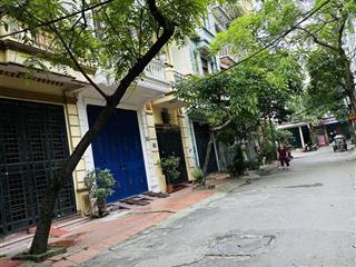 Nhà phố yên lạc q.hbt phân lôô tô tránhngay sát phố  kd văn phòng ở tuyệt vời
31m27.2 tỷ