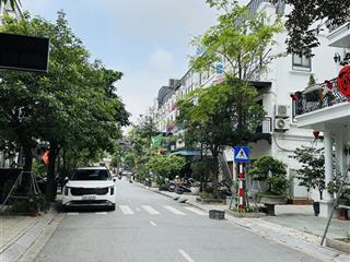 Bán nhà lacasta văn phú q.hà đông hai mặt tiền rộng thoáng  ô tô dừng đỗ  75m2 mt 5m  24.x tỷ