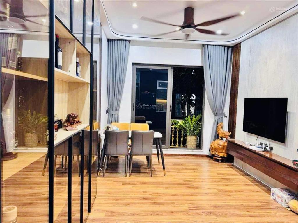 Bán nhà phố lương yên q.hbt nhà đẹp ngõ thông kd gần phố  không quy hoạch 32m2 5 tầng. 8.x tỷ