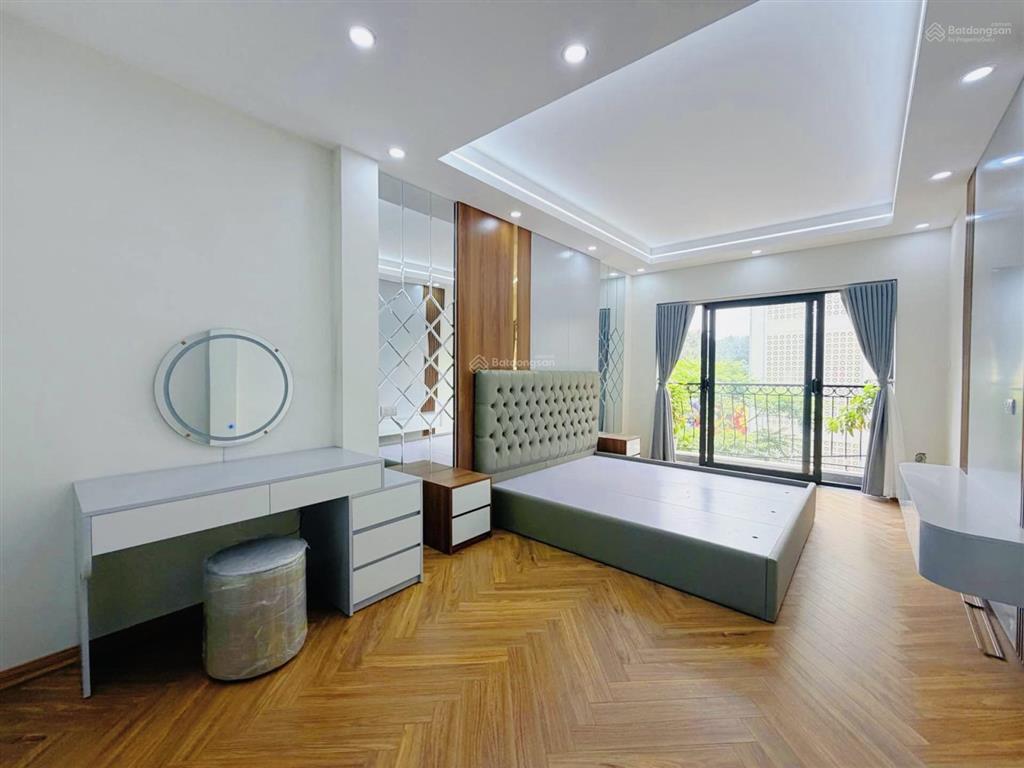 Bán nhà p. dương văn bé q.hbt nhà đẹp 6 tầng thang máyvài bước ra hồ ô tô đỗ cửa 43m2 15.x tỷ
