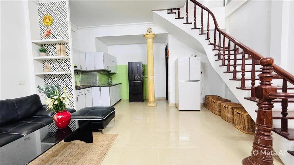 Bán nhà phố lò đúc q. hbt
ô tô đỗ cửa  dân xây chắc chắn mt bề thế  40m2  6 tầng  12.x tỷ nhỏ