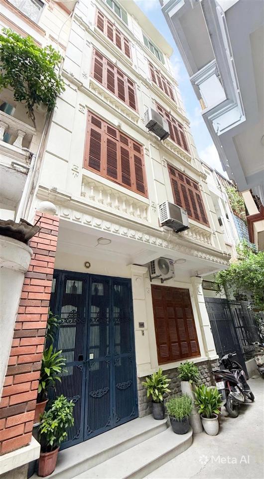 Bán nhà phố lò đúc q. hbt
ô tô đỗ cửa  dân xây chắc chắn mt bề thế  40m2  6 tầng  12.x tỷ nhỏ