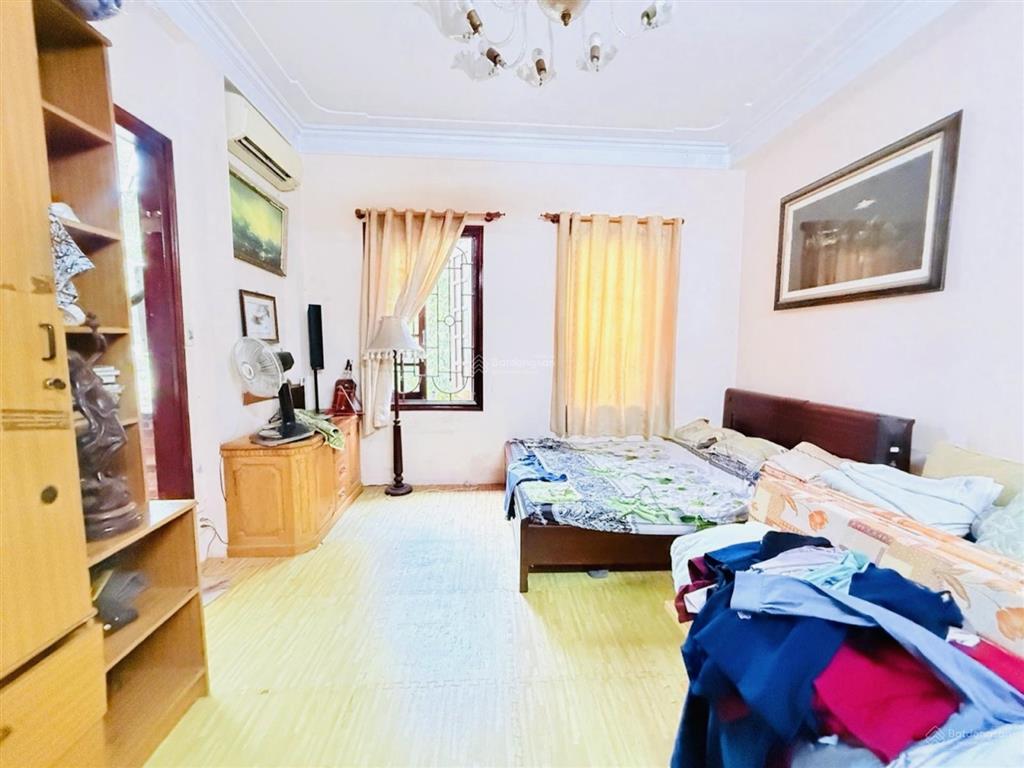 Bán nhà phố lò đúc q. hbt
ô tô đỗ cửa  dân xây chắc chắn mt bề thế  40m2  6 tầng  12.x tỷ nhỏ