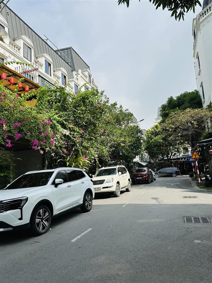 Bán nhà lacasta văn phú q. hđ  hai mặt tiền bề thế ô tô dừng đỗ  75m2 mt 5.4m 24 tỷ nhỉnh nhỏ