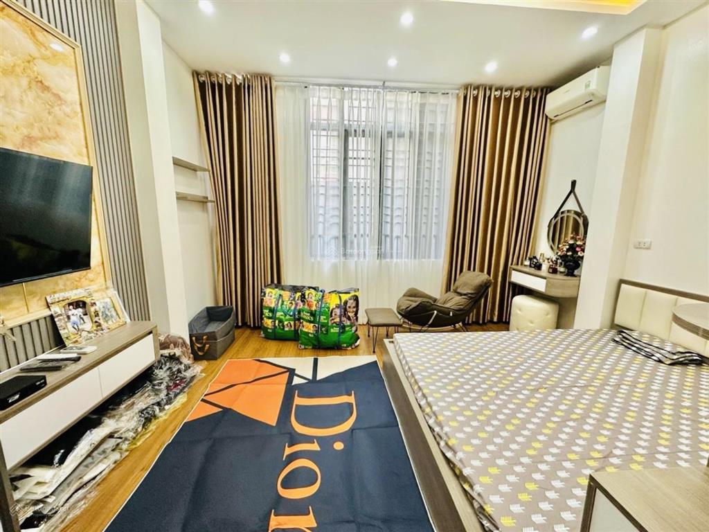 Bán nhà phố kim ngưu q. hbt 30m ra phố  ô tô vf3 đỗ cửa  23m2 6 tầng  mt 3.8m  7.x tỷ nhỏ.