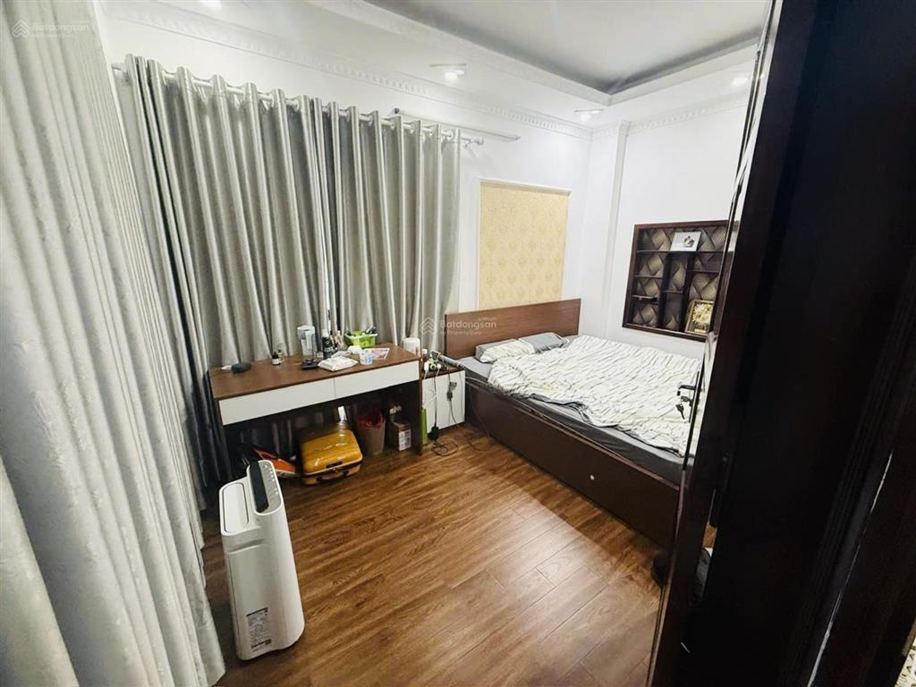Bán nhà trần khát chân q. hbt kinh doanh tấp nập  27m2  5 tầng  mt 3.9m  7.4tỷ còn thương lượng