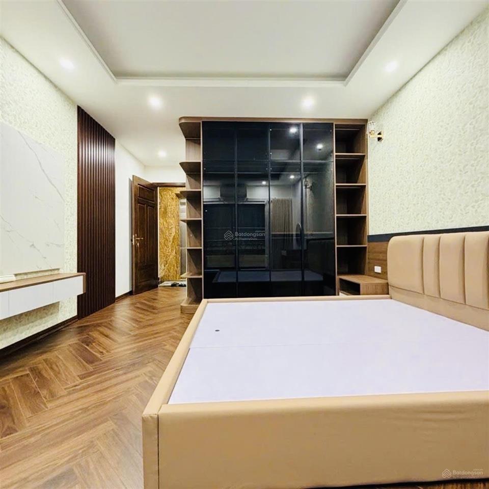Bán nhà p.lò đúc q. hbt nhà đẹp thang máy một nhà ra phốtiện ích phố cổ 37m2 5 tầng 9.6 tỷ