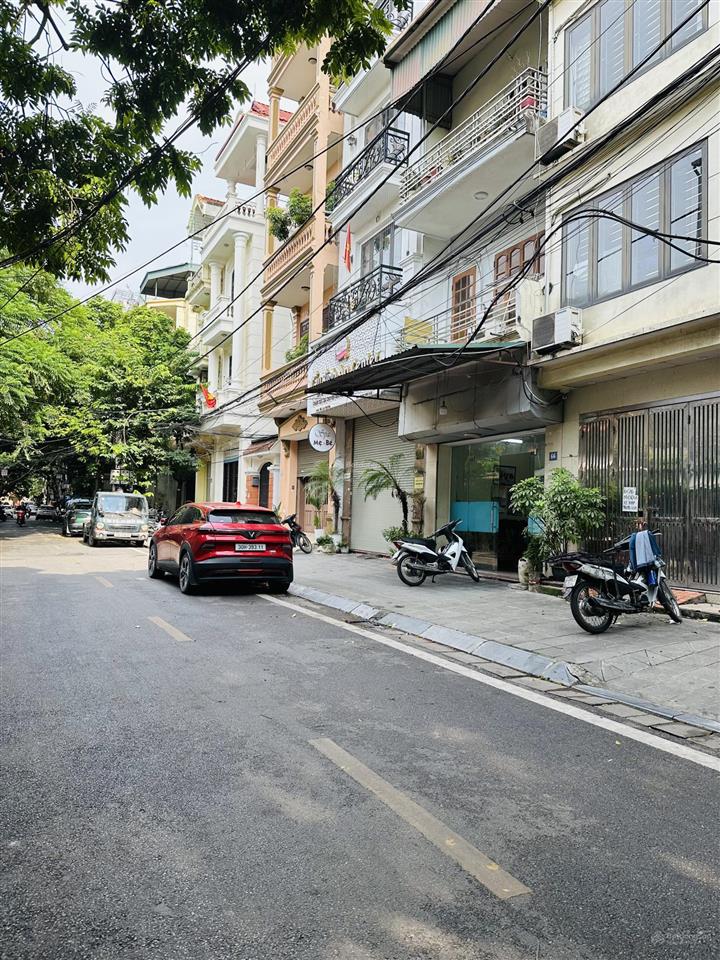 Bán nhà phố trần đại nghĩaq.hbtphân lôô tô dừng đỗcạnh đh bách khoa
75m25 tầngmt 5.5m24.6 tỷ