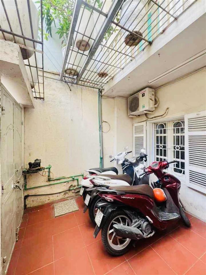 Bán nhà phân lô gần trường mầm non lạc trungq. hbt  ngõ thông 2 chiều 45m23 tầng10.3 tỷ có tl