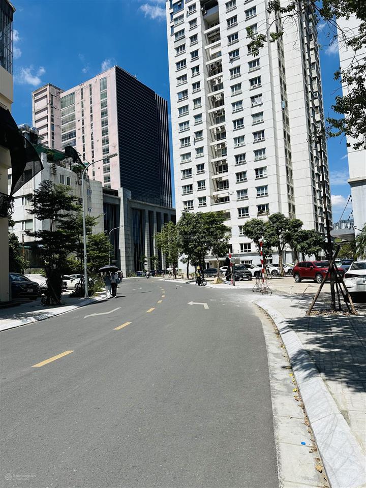 Bán nhà phố lạc trung q. hbt  lô góc  ngõ thông  gần phố  40m2 5 tầng mt 5.5 m 11 tỷ