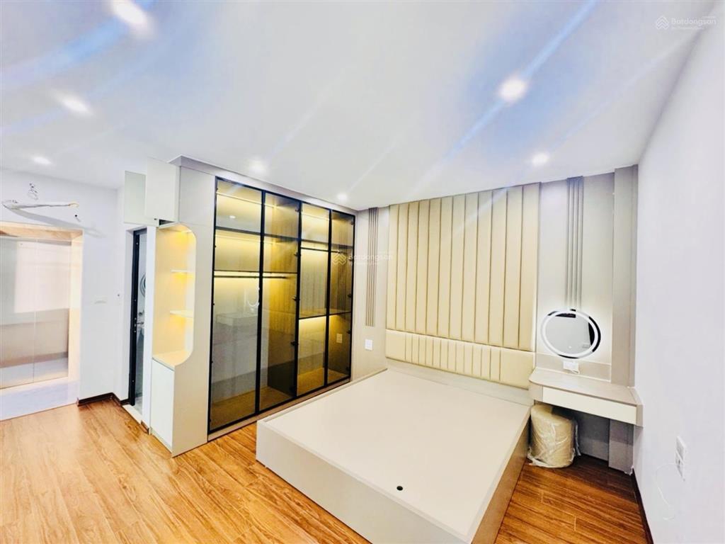 47m2nhà mới 5 tầng thang máy 30m ra phốngõ thẳng tắp ra phốngay gần tttm chợ mơ 14.5 tỷ có tl