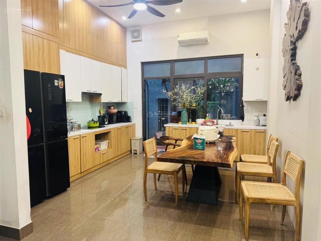 Bán nhà phố lò đúcq. hbt khu phân lô cb  ko quy hoạch  ở đẳng cấp70m24 tầng17.8 tỷ (có tl)
