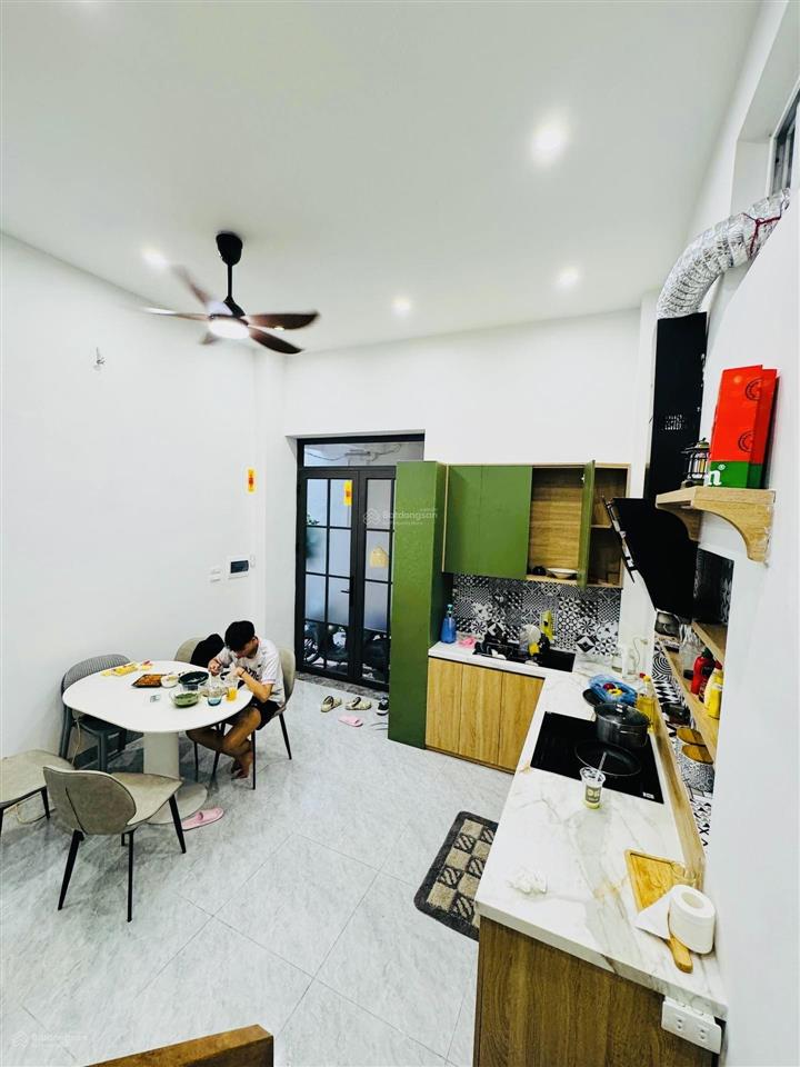 Bán nhà phố thi sách q.hbtnhà đẹp20m ra phố  cạnh trường lê ngọc hân
33m25tầng 7.9 tỷ (có tl)