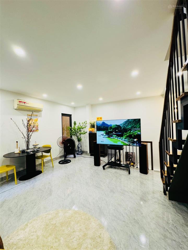 Bán nhà phố thi sách q.hbtnhà đẹp20m ra phố  cạnh trường lê ngọc hân
33m25tầng 7.9 tỷ (có tl)