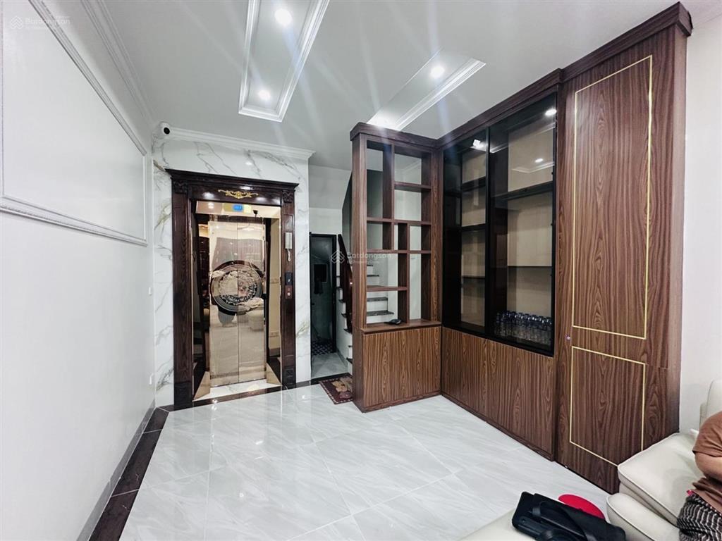 Một nhà ra phốphố lương yênq.hbt  nhà mới 6 tầng thang máy full nội thất 55m2  nhỉnh 13 tỷ
