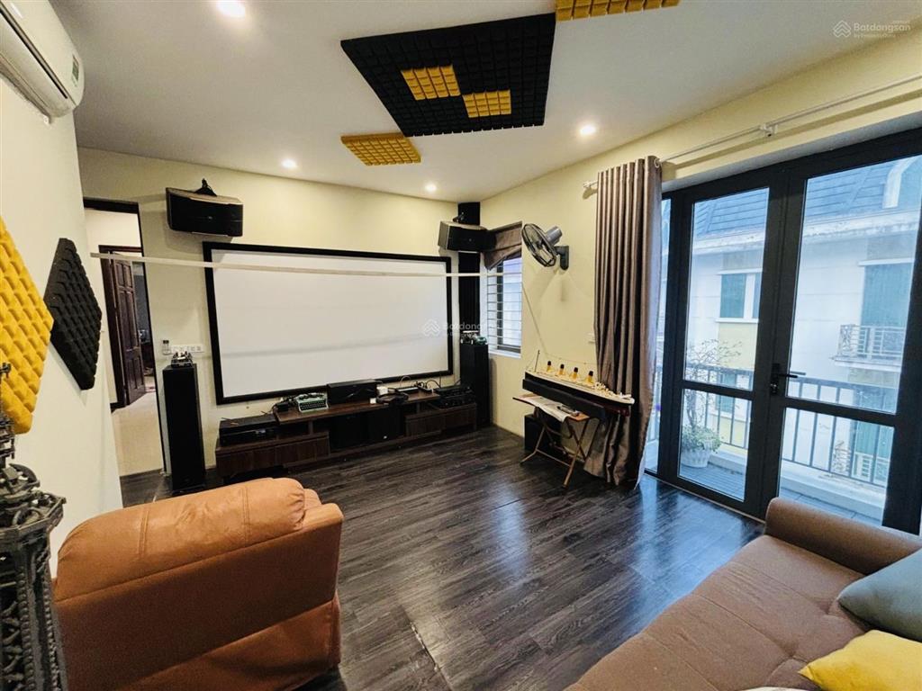 Bán nhà phố 8/3 q. hbt nhà hai mặt ngõ thông  ôtô đỗ cửa  ko quy hoạch 50m2 4tầng 10.5 tỷ (có tl)