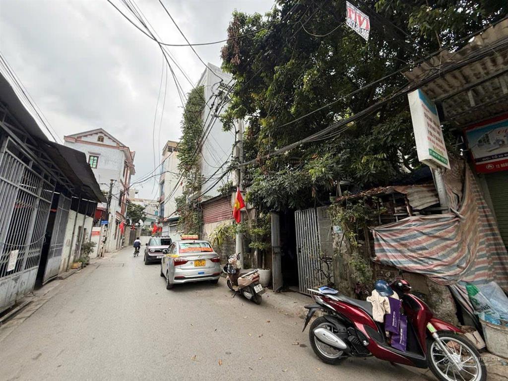 134m x 3 tầng  24 tỷ ( 179tr/m)  sổ riêng  quận long biên