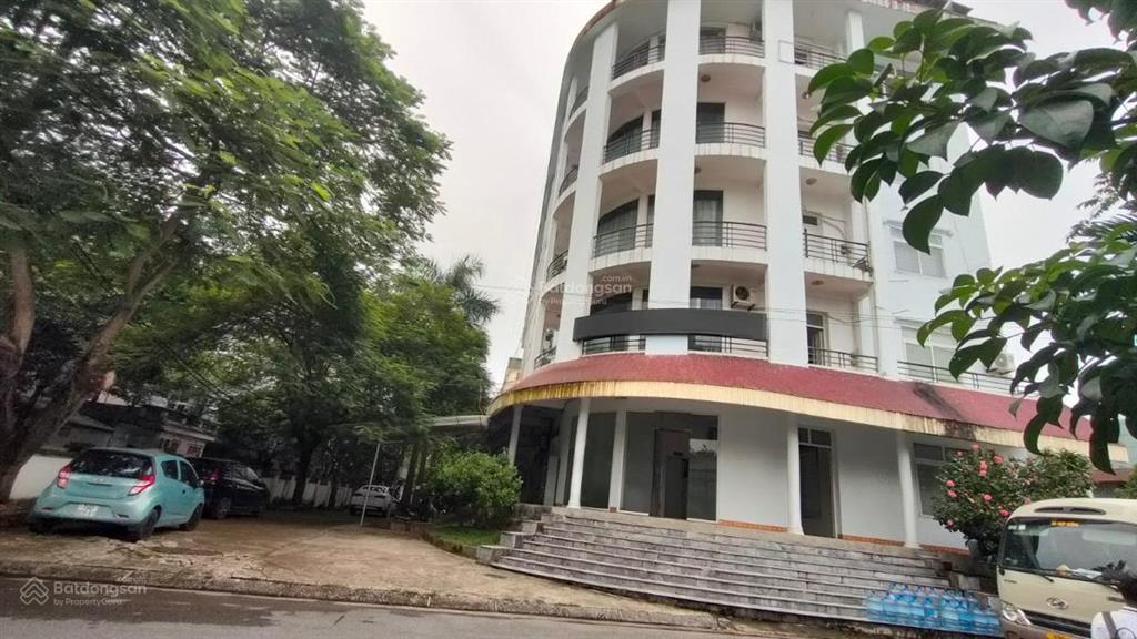3882m2 x 7 tầng, mt 90m  80 tỷ  quận long biên, sổ riêng