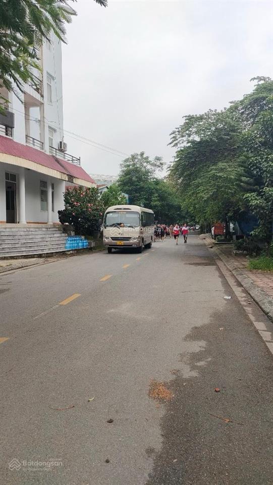 3882m2 x 7 tầng, mt 90m  80 tỷ  quận long biên, sổ riêng