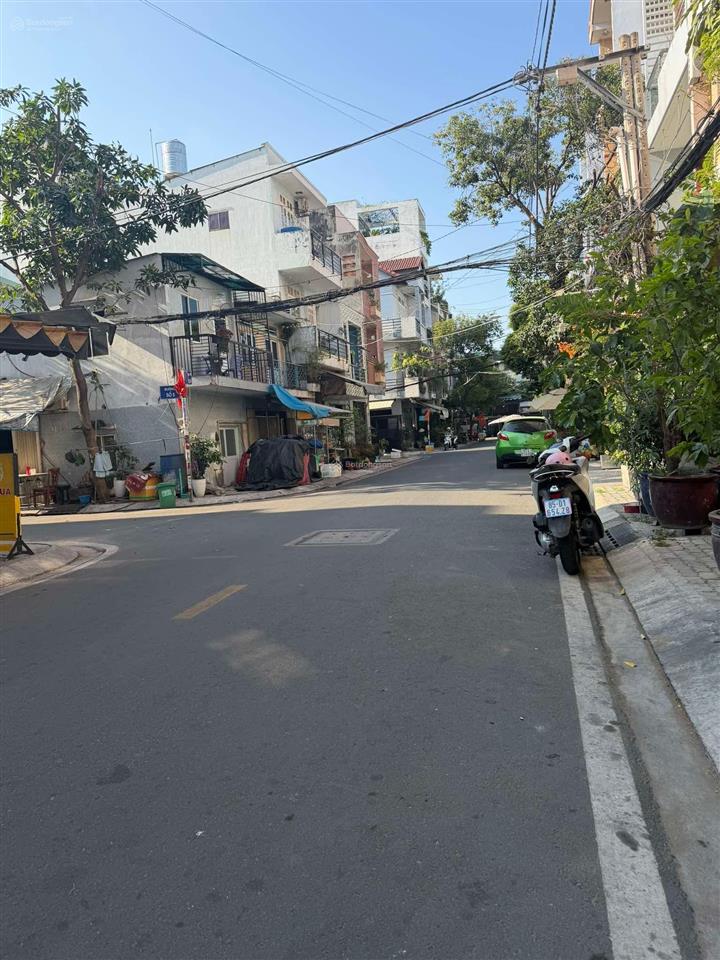 Lô góc tân quy ngang gần 5m  đường 12m lô góc 2 mặt thoáng, cực hiếm ngang 4.85m dt 62m²