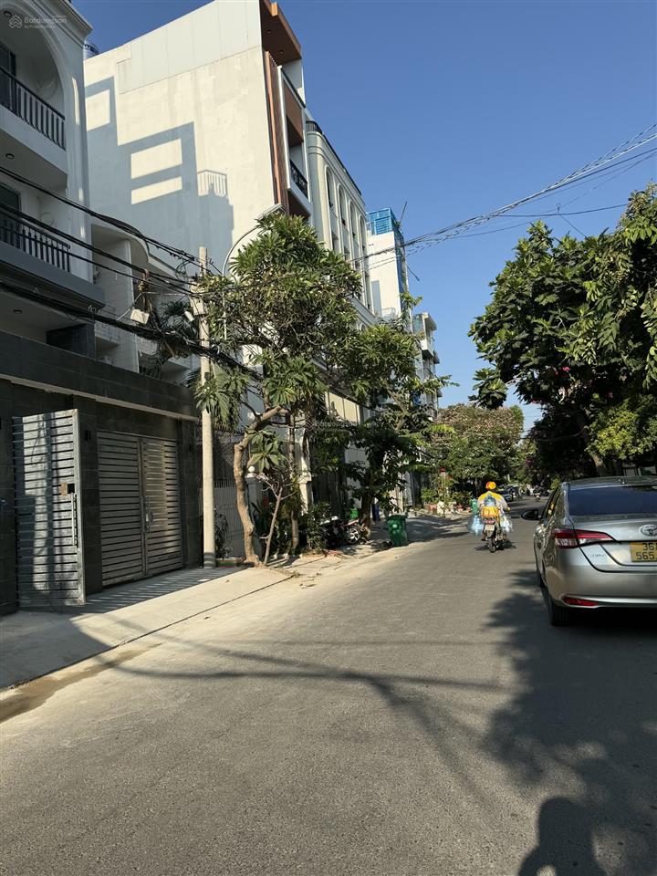 Lô góc tân quy ngang gần 5m  đường 12m lô góc 2 mặt thoáng, cực hiếm ngang 4.85m dt 62m²