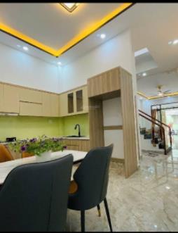 Nhà 2 tầng  dt 110m2  ngang 5m vị trí đường nguyễn thị thập q7, thông ra chợ tân mỹ