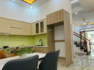 Nhà 2 tầng  dt 110m2  ngang 5m vị trí đường nguyễn thị thập q7, thông ra chợ tân mỹ