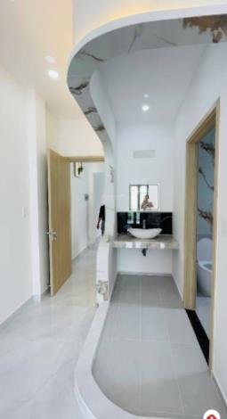 Nhà 2 tầng  dt 110m2  ngang 5m vị trí đường nguyễn thị thập q7, thông ra chợ tân mỹ