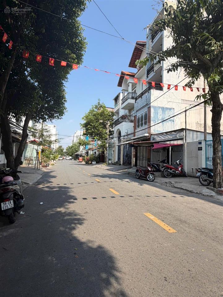 Nhà khu vip đường số 12m  quận 7 6 tầng  7 phòng thang máy gara ô tô nhà thông minh