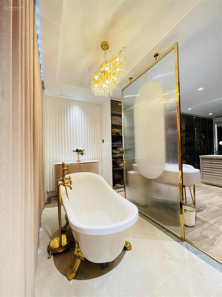 Nhà khu vip đường số 12m  quận 7 6 tầng  7 phòng thang máy gara ô tô nhà thông minh