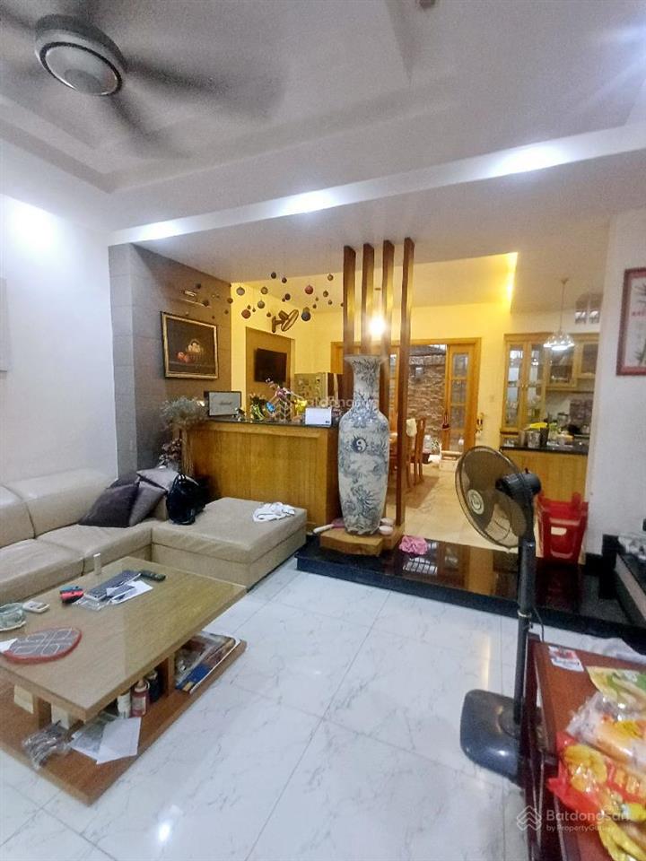 Hiếm 155m biệt thự 3 tầng gara 3 ô tô chỉ 50m ra đ huynh tấn phát hẻm 458 huỳnh tấn phát,