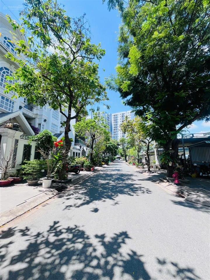 Vị trí vip đường rộng 2 xe hơi tránh khu biệt thự tấn trường, quận 7