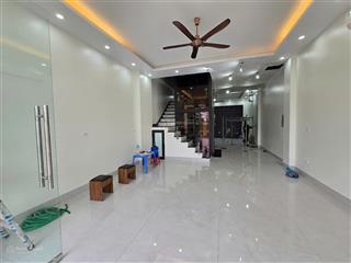 Cho thuê nhà him lam  thành phố bắc ninh 6 phòng ngủ. giá 35tr. có thang máy