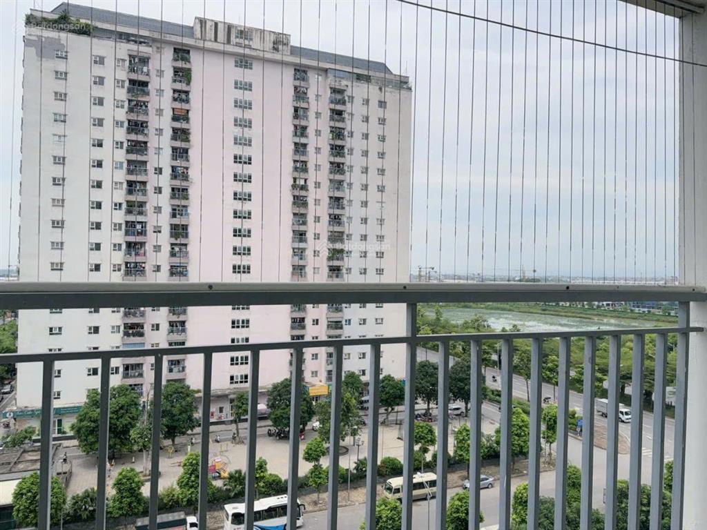 Chính chủ cần bán căn hộ 2 ngủ 68,5 m2 bc đông nam tầng đẹp ở ngay
