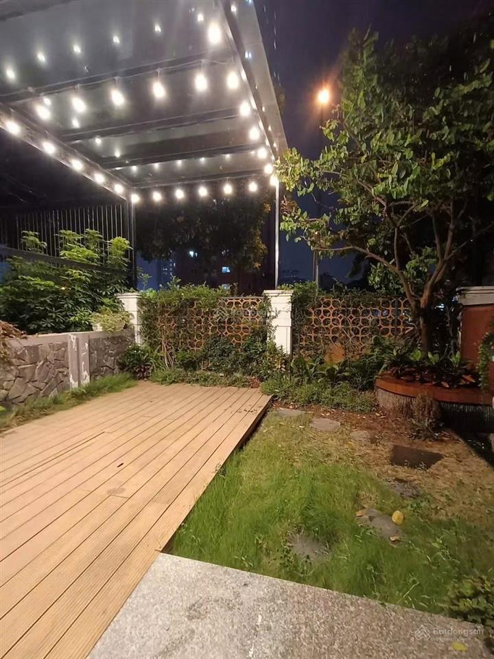 Biệt thự starlake tây hồ tây  132m2 / 5 tầng / 93 tỷ