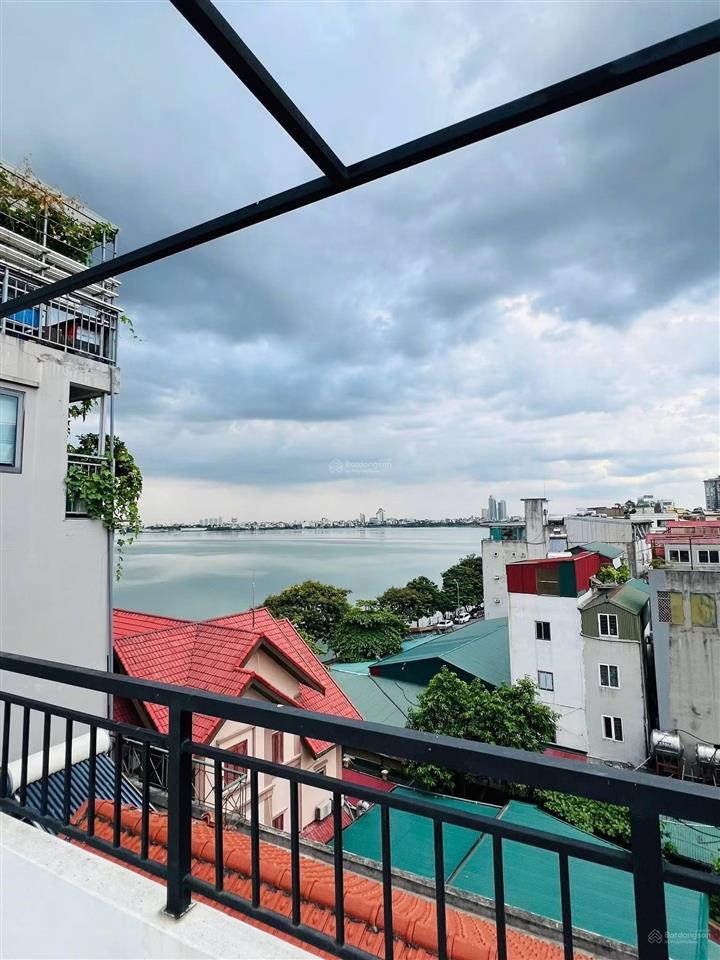 Nhà phố văn cao  view hồ tây  33m2 / 6 tầng / 20.8 tỷ