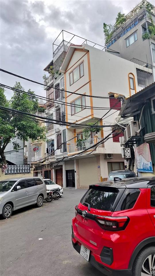 Nhà phố văn cao  view hồ tây  33m2 / 6 tầng / 20.8 tỷ