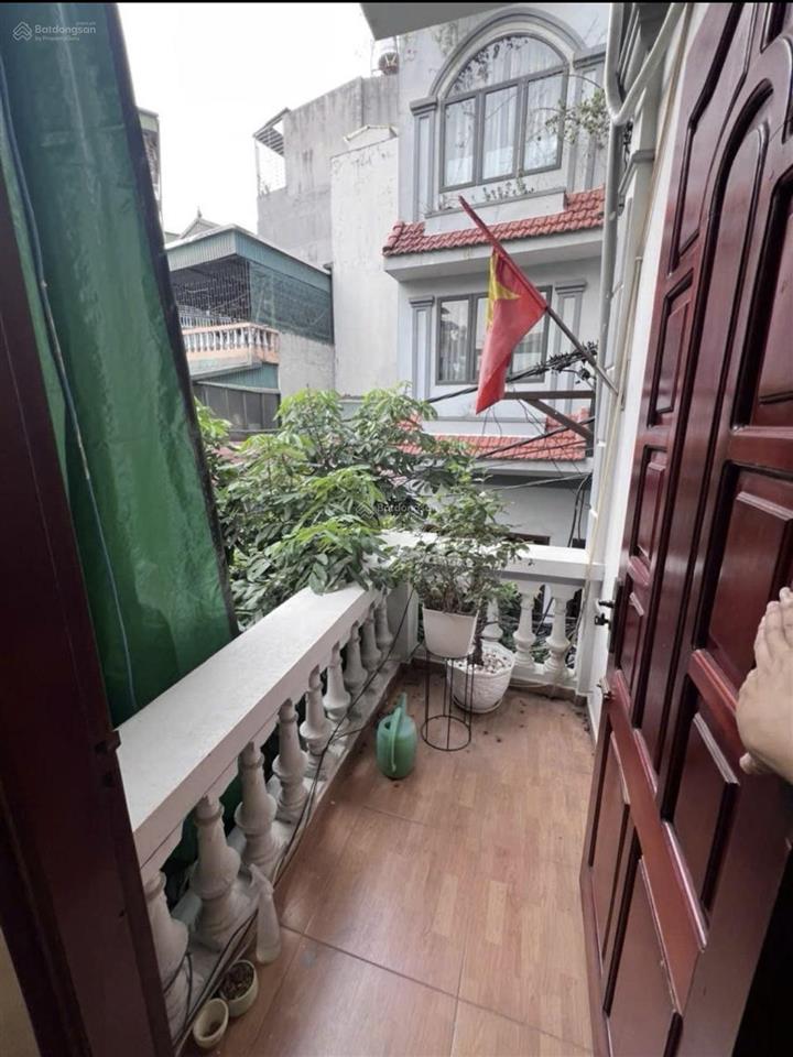 Nhà trung tâm ba đình, gần hồ tây, khối văn phòng chính phủ. dt 42m2 / 5 tầng / 12.6 tỷ