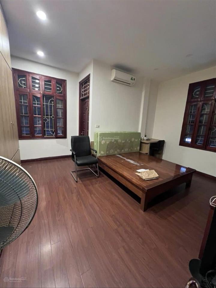 Nhà trung tâm ba đình, gần hồ tây, khối văn phòng chính phủ. dt 42m2 / 5 tầng / 12.6 tỷ