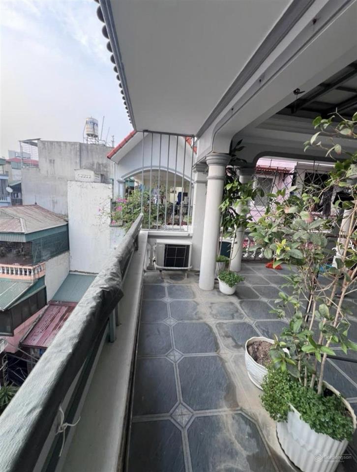 Nhà trung tâm ba đình, gần hồ tây, khối văn phòng chính phủ. dt 42m2 / 5 tầng / 12.6 tỷ